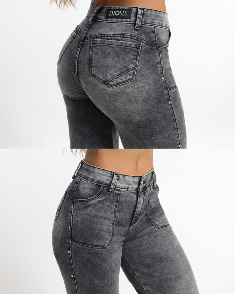 Giulia Gris con tachas